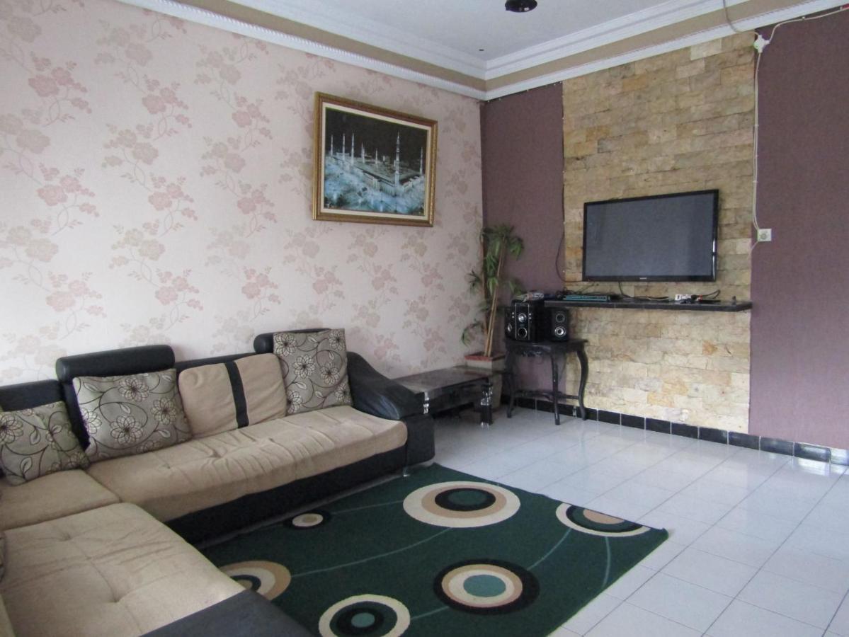 Penginapan Melati Sarangan Exteriör bild